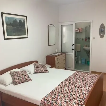 In Jelsa With Terrace, Air Conditioning, Wi-fi 4440-1 * Jelsa (Hvar)