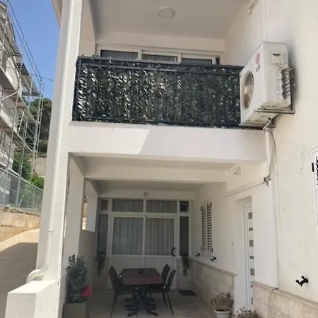 Apartment In Jelsa With Terrace, Air Conditioning, Wi-fi 4440-1 Jelsa (Hvar)