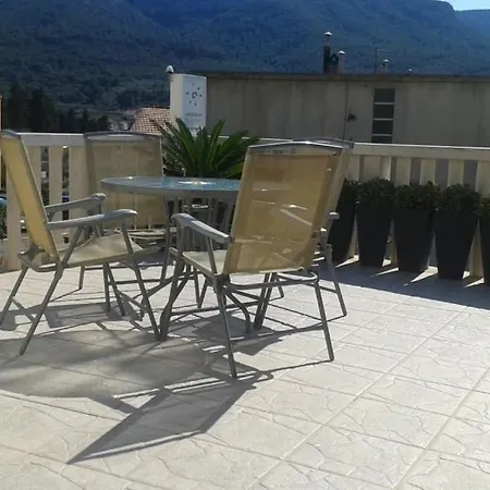 In Jelsa With Terrace, Air Conditioning, Wi-fi 4440-1 Jelsa (Hvar)