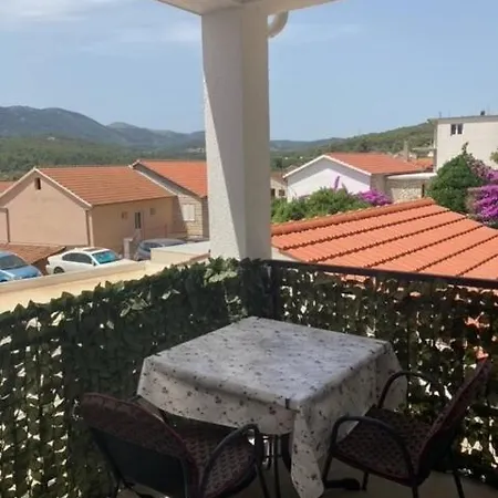 In Jelsa With Terrace, Air Conditioning, Wi-fi 4440-1