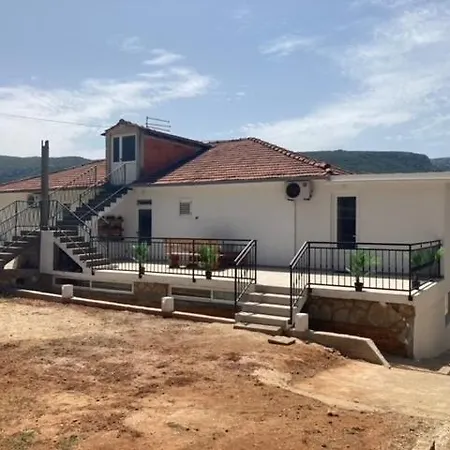 アパート In With Terrace, Air Conditioning, Wi-fi 4440-1 *